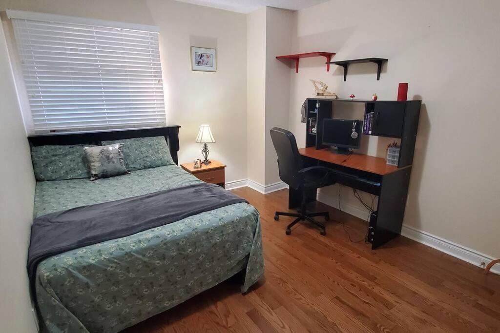 Apartamento Beautiful House In Mississauga Exterior foto